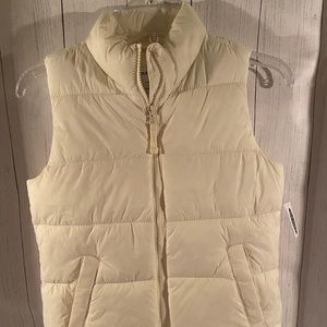 Brand new with tags Old Navy Puffer vest